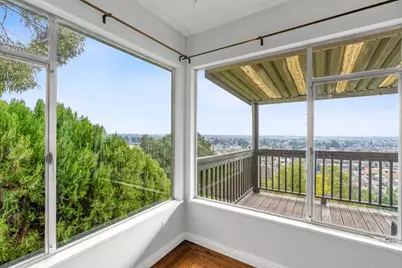 7565 Hillmont Drive, Oakland, CA 94605 - Photo 31