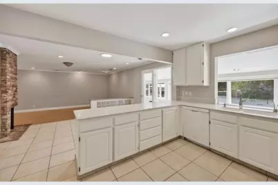 6730 Lakeview Drive, Carmichael, CA 95608 - Photo 23