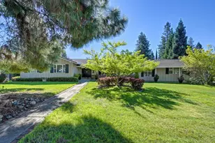 6730 Lakeview Dr, Carmichael, CA 95608 - Photo 15