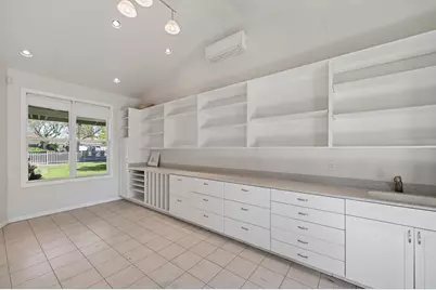 6730 Lakeview Drive, Carmichael, CA 95608 - Photo 39