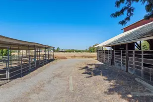 11501 Pioneer Ave, Oakdale, CA 95361 - Photo 91