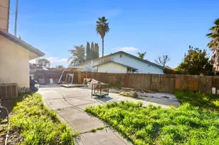 454 Oakwood Dr, Los Banos, CA 93635 - Photo 29