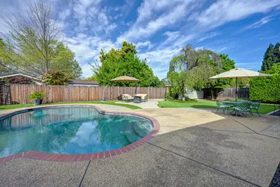 1045 Harrington Way, Carmichael, CA 95608 - Photo 5