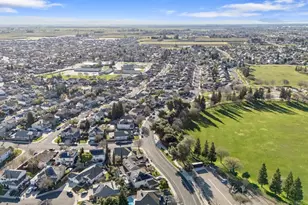 1051 Heartland Dr, Manteca, CA 95337 - Photo 35