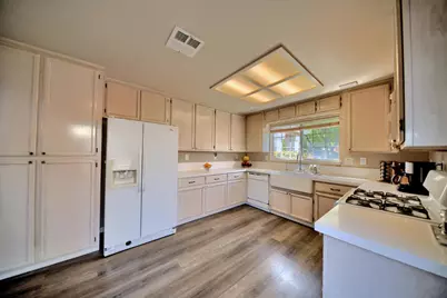 1007 Lourence Drive, Tracy, CA 95376 - Photo 17