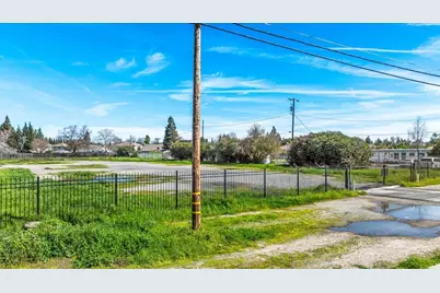 341 S Parallel Avenue, Ripon, CA 95366 - Photo 3