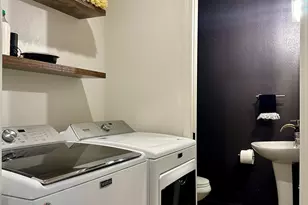 8105 La Riviera Dr, Sacramento, CA 95826 - Photo 23