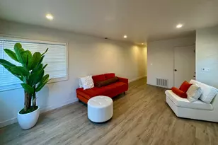 8105 La Riviera Dr, Sacramento, CA 95826 - Photo 7