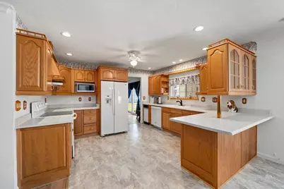 8332 Holly Drive, Citrus Heights, CA 95610 - Photo 17