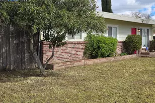 2469 Fernandez Dr, Sacramento, CA 95822 - Photo 17