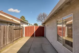 2300 Park E Dr, Modesto, CA 95351 - Photo 31