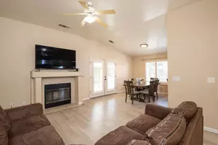 2300 Park E Dr, Modesto, CA 95351 - Photo 13