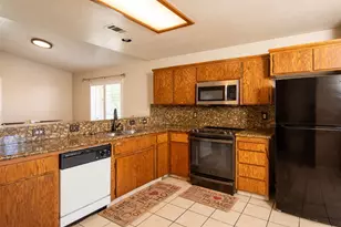 2300 Park E Dr, Modesto, CA 95351 - Photo 5