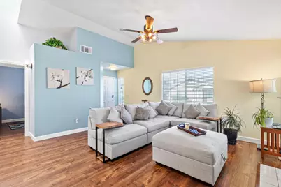 8927 Cypress View Way, Elk Grove, CA 95758 - Photo 11