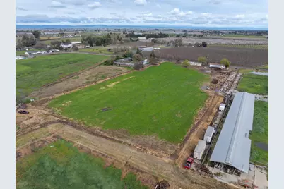 10053 Sawyer Ave, Oakdale, CA 95361 - Photo 5