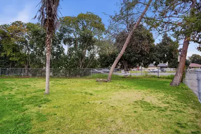 1315 Barcelona Avenue, Stockton, CA 95209 - Photo 15