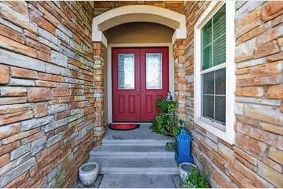 2033 Bastona Drive, Elk Grove, CA 95758 - Photo 5