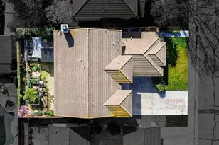 2033 Bastona Dr, Elk Grove, CA 95758 - Photo 59