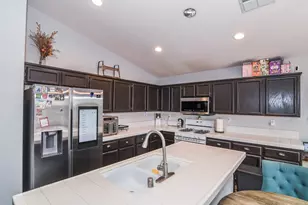 10064 Oglethorpe Way, Elk Grove, CA 95624 - Photo 27