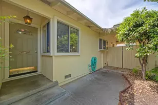950 Trestle Glen Way, Sacramento, CA 95831 - Photo 5