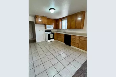 205 Orchard Avenue, Modesto, CA 95354 - Photo 9