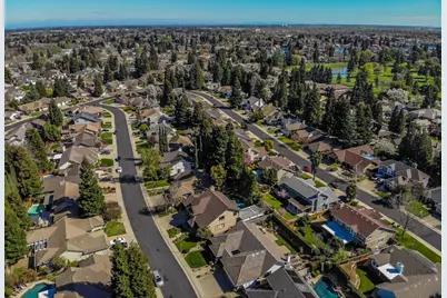 5412 Stanmore Way, Elk Grove, CA 95758 - Photo 7