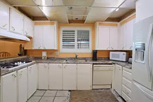 Tam O Shanter, Stockton, CA 95210 - Photo 17