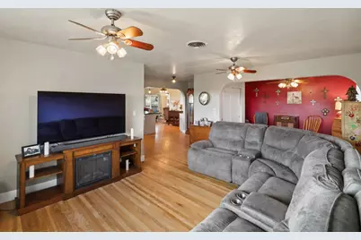 10695 Calvine Road, Sacramento, CA 95830 - Photo 9