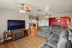 10695 Calvine Rd, Sacramento, CA 95830 - Photo 9