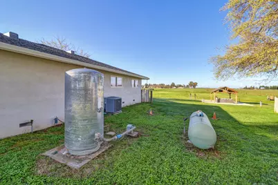 10695 Calvine Road, Sacramento, CA 95830 - Photo 67