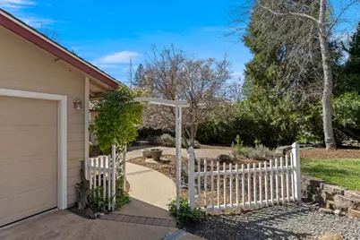 11389 Torrey Pines Drive, Auburn, CA 95602 - Photo 3