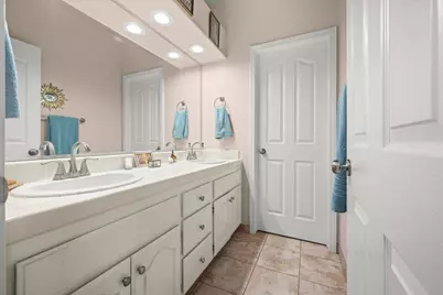 11931 Old Eureka Way, Gold River, CA 95670 - Photo 13