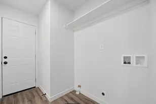 335 Hickorywood Ln, Bakersfield, CA 93308 - Photo 5