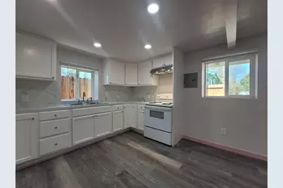 526 Redwood Avenue, Sacramento, CA 95815 - Photo 29