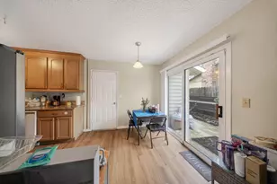 7263 Hayward Dr, Sacramento, CA 95828 - Photo 9