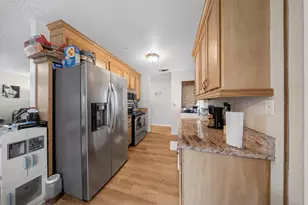 7263 Hayward Dr, Sacramento, CA 95828 - Photo 13