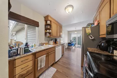 7263 Hayward Drive, Sacramento, CA 95828 - Photo 17