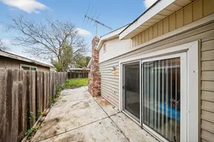 7263 Hayward Dr, Sacramento, CA 95828 - Photo 31