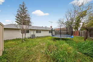 7263 Hayward Dr, Sacramento, CA 95828 - Photo 35