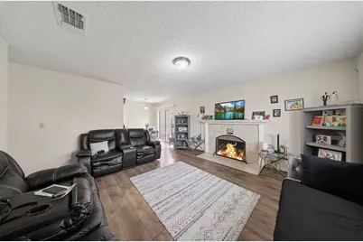 7263 Hayward Drive, Sacramento, CA 95828 - Photo 7