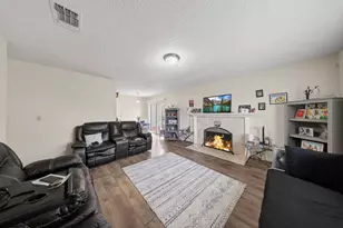 7263 Hayward Dr, Sacramento, CA 95828 - Photo 7