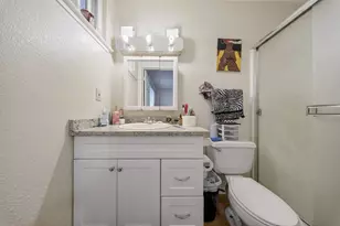 7263 Hayward Dr, Sacramento, CA 95828 - Photo 27