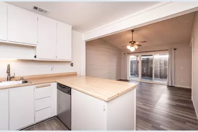 9737 Woodhollow Way, Sacramento, CA 95827 - Photo 15