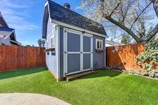 27 Waterfront Ct, Sacramento, CA 95831 - Photo 21