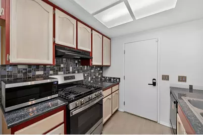 27 Waterfront Court, Sacramento, CA 95831 - Photo 9