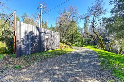 805 Country Road, Meadow Vista, CA 95722 - Photo 15