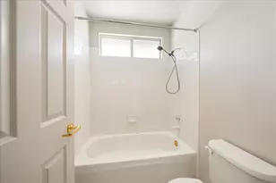 8654 Bluefield Way, Sacramento, CA 95823 - Photo 45