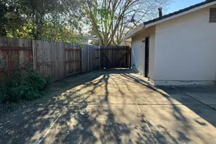 6913 Greenhaven Dr, Sacramento, CA 95831 - Photo 15