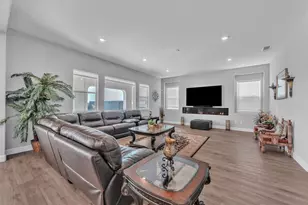 4785 Villa Verde Dr, Folsom, CA 95630 - Photo 7