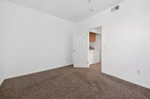 5201 Laguna Oaks Dr, Elk Grove, CA 95758 - Photo 23